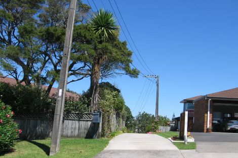 Photo of property in 2/6a Dallinghoe Crescent, Milford, Auckland, 0620