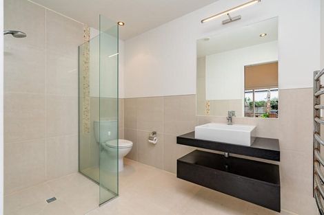 Photo of property in 4 O'farrell Drive, One Tree Point, 0118