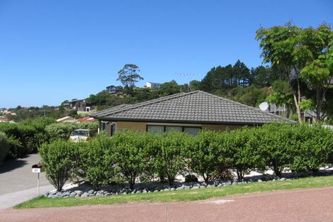 Photo of property in 20 Helen Ryburn Place, Torbay, Auckland, 0630