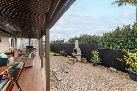 Photo of property in 5 Taihiki Road, Clarks Beach, 2122