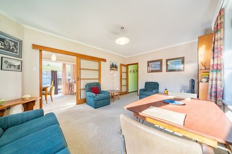 Photo of property in 23 Pinehaven Road, Pinehaven, Upper Hutt, 5019