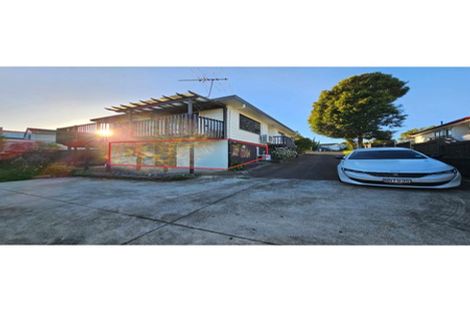 Photo of property in 13 Gosford Drive, Botany Downs, Auckland, 2010