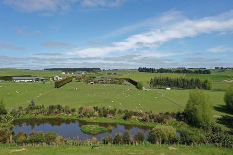 Photo of property in 472 Lees Road, Feilding, 4775