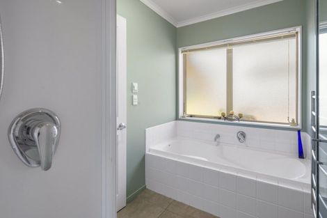 Photo of property in 5 Willowside Place, Amberley, 7410