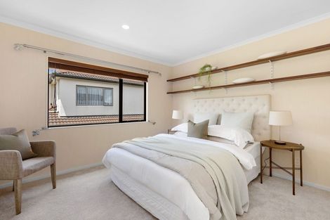 Photo of property in 4 Bejoy Rise, East Tamaki Heights, Auckland, 2016