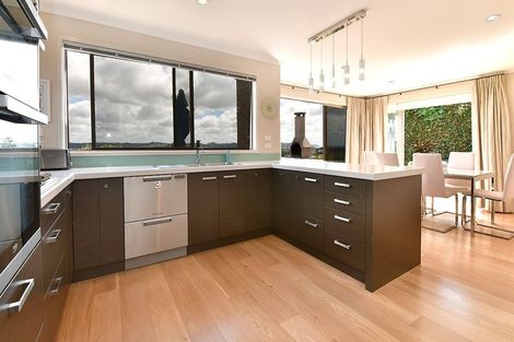 Photo of property in 9 Seagate Place, Red Beach, 0932