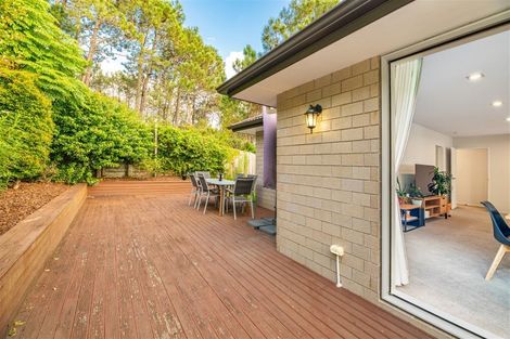 Photo of property in 127 Rangeview Road, Sunnyvale, Auckland, 0612