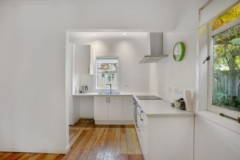 Photo of property in 10 Bungalow Avenue, Point Chevalier, Auckland, 1022