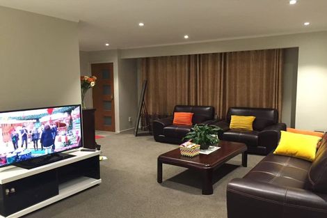 Photo of property in 1/39 Simon Ellice Drive, Bayview, Auckland, 0629