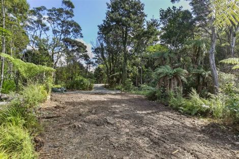 Photo of property in 747 Scenic Drive, Henderson Valley, Auckland, 0612