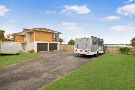 Photo of property in 21 St Annes Crescent, Wattle Downs, Auckland, 2103