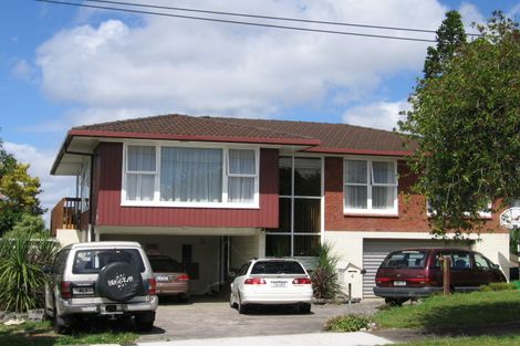 Photo of property in 4 Letterkenny Place, Blockhouse Bay, Auckland, 0600