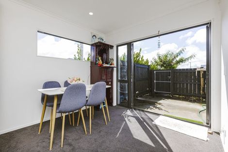 Photo of property in 11 Beardmore Lane, Papakura, 2110