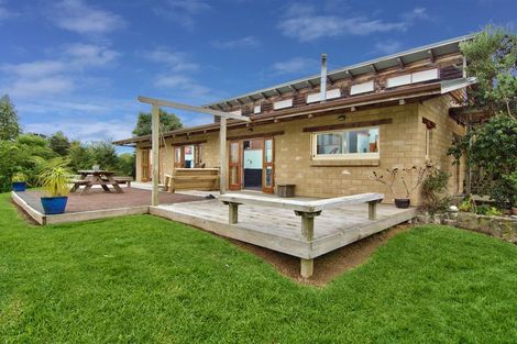 Photo of property in 278 Forest Hill Road, Waiatarua, Auckland, 0612