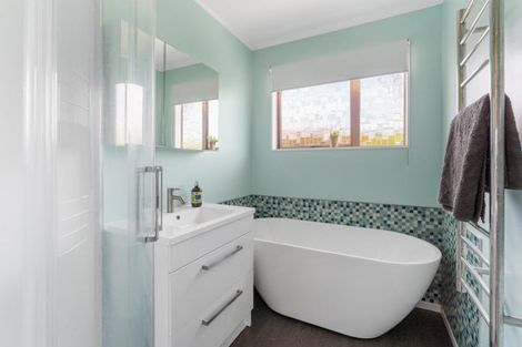 Photo of property in 15a Manawa Avenue, Raumati Beach, Paraparaumu, 5032