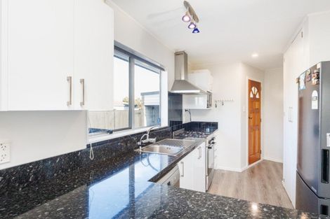 Photo of property in 28 Cascade Crescent, Westbrook, Palmerston North, 4412