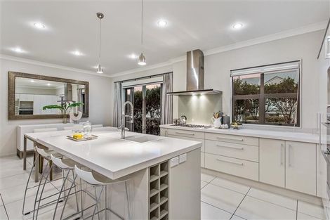 Photo of property in 33 Ganley Terrace, Stonefields, Auckland, 1072