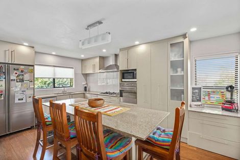 Photo of property in 48 Beach Road, Te Atatu Peninsula, Auckland, 0610