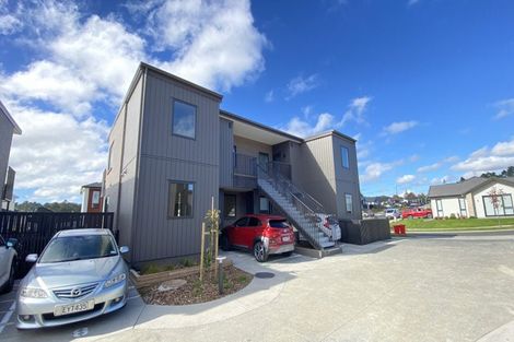 Photo of property in 2/38 Jane Maree Road, Kumeu, 0810