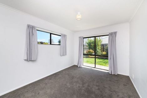 Photo of property in 20 Colonial Place, Kelvin Grove, Palmerston North, 4414
