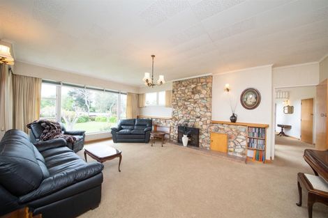 Photo of property in 197 Bridge Street, Bulls, 4818