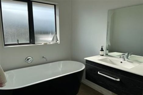 Photo of property in 4 Fearne Drive, Woodend, 7610