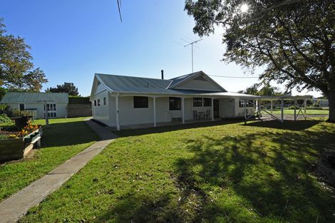 Photo of property in 16 Weld Street, Martinborough, 5711
