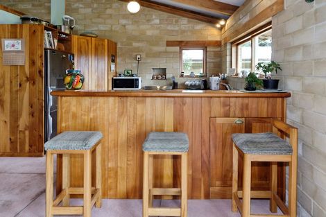 Photo of property in 278 Forest Hill Road, Waiatarua, Auckland, 0612