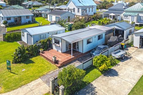 Photo of property in 74 Watt Street, Coromandel, 3506