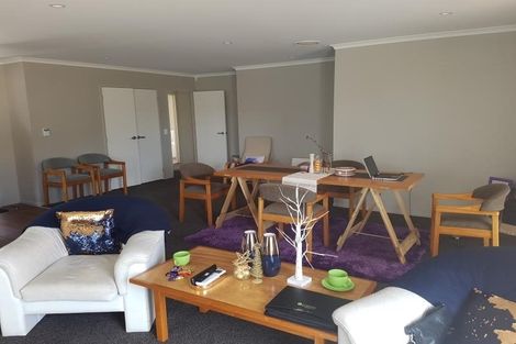 Photo of property in 12 Gibboney Place, Pokeno, 2402