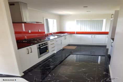 Photo of property in 22 Hartley Terrace, Massey, Auckland, 0614