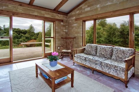 Photo of property in 278 Forest Hill Road, Waiatarua, Auckland, 0612