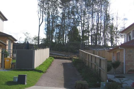 Photo of property in 69 Medallion Drive, Oteha, Auckland, 0632