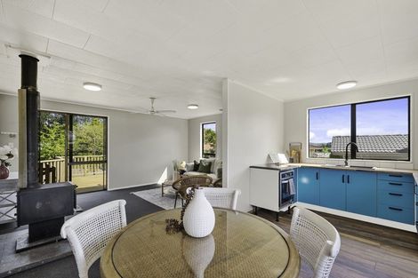 Photo of property in 41 Sunline Place, Ngongotaha, Rotorua, 3010