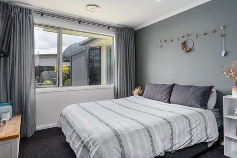 Photo of property in 101 Johnstone Drive, Fitzherbert, Palmerston North, 4410