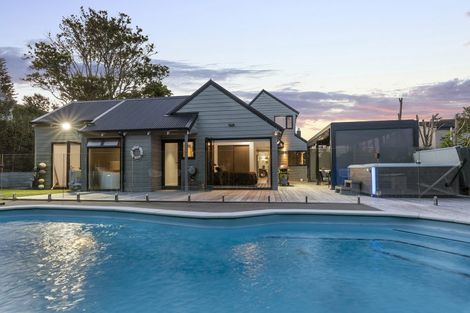 Photo of property in 9 Quebec Road, Milford, Auckland, 0620