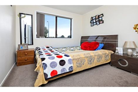 Photo of property in 3/43 Taitimu Drive, Weymouth, Auckland, 2103