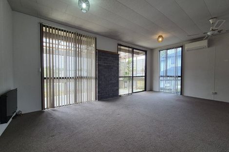 Photo of property in 1/29 Devonshire Road, Unsworth Heights, Auckland, 0632