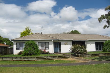 Photo of property in 5 Gardone Terrace, Conifer Grove, Takanini, 2112