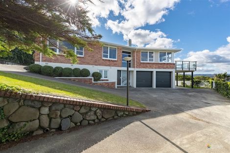 Photo of property in 96 Dowse Drive, Maungaraki, Lower Hutt, 5010