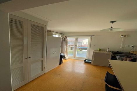 Photo of property in 5 Lex Avenue, Green Bay, Auckland, 0604