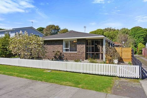 Photo of property in 48a Ngaio Road, Waikanae, 5036
