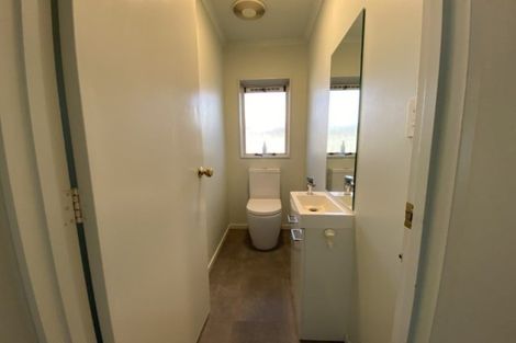 Photo of property in 165 Heta Road, Highlands Park, New Plymouth, 4312