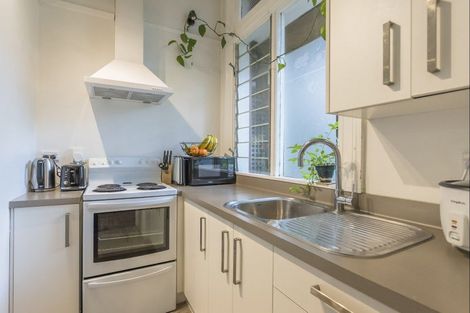 Photo of property in 51 Hawker Street, Mount Victoria, Wellington, 6011