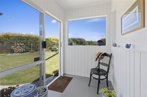 Photo of property in 147 Koputaroa Road, Levin, 5575