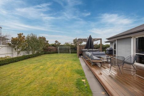 Photo of property in 20 Rue De La Mare, Parklands, Christchurch, 8083