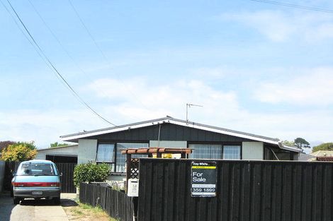 Photo of property in 30 Merrington Crescent, Aranui, Christchurch, 8061