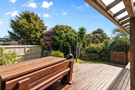 Photo of property in 12 Beaumont Crescent, Frankleigh Park, New Plymouth, 4310