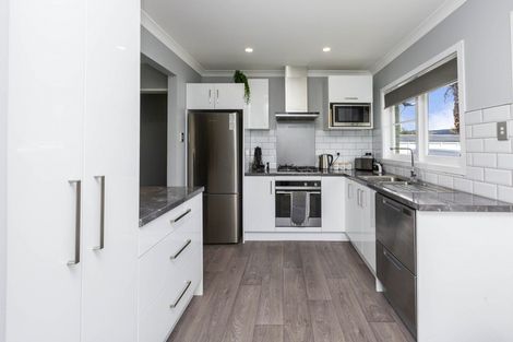 Photo of property in 2/15 Lane Street, Wallaceville, Upper Hutt, 5018