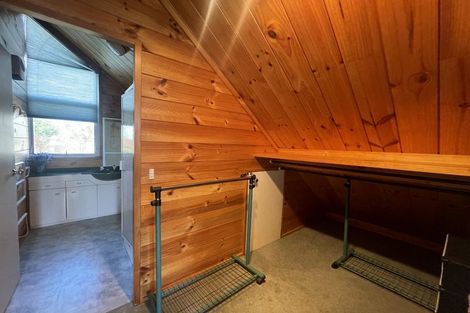 Photo of property in 2/28 Knightsbridge Drive, Forrest Hill, Auckland, 0620